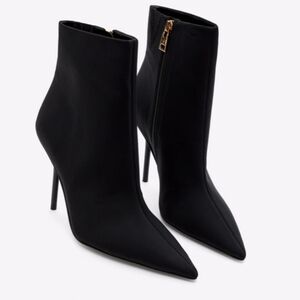 NWOT Good American Classic Heel Bootie Size 12